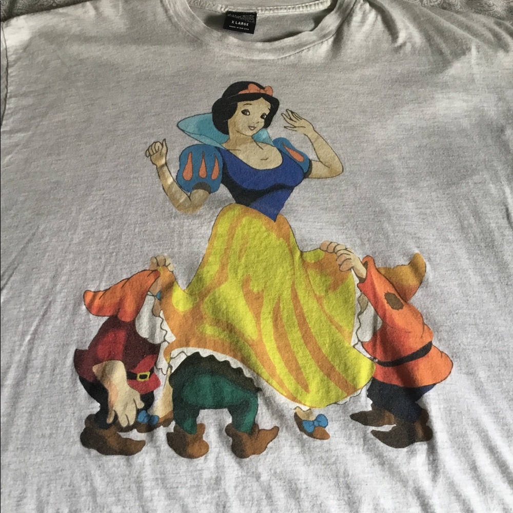 Another Enemy snow white t shirt